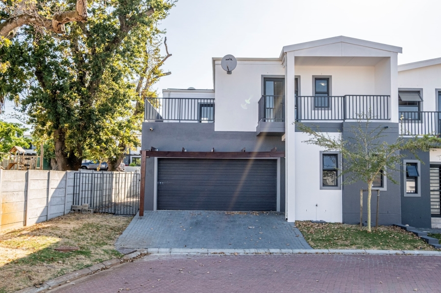 3 Bedroom Property for Sale in Langeberg Heights Western Cape